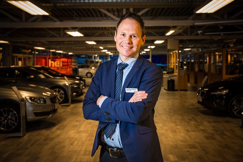 UTVIKLING: Bilbransjen er i rivende utvikling, og som mekaniker i Bil i Nord får du være tett på det som skjer, sier daglig leder Jan Hugo Svendsen i Bil i Nord. FOTO: Tom Benjaminsen/iNord
